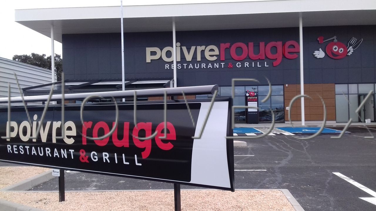 restaurant-le-poivre-rouge-argeles-sur-mer-66-conteneur-container-20dry-6m-neuf-1er-voyage-vente-location-mouvbox