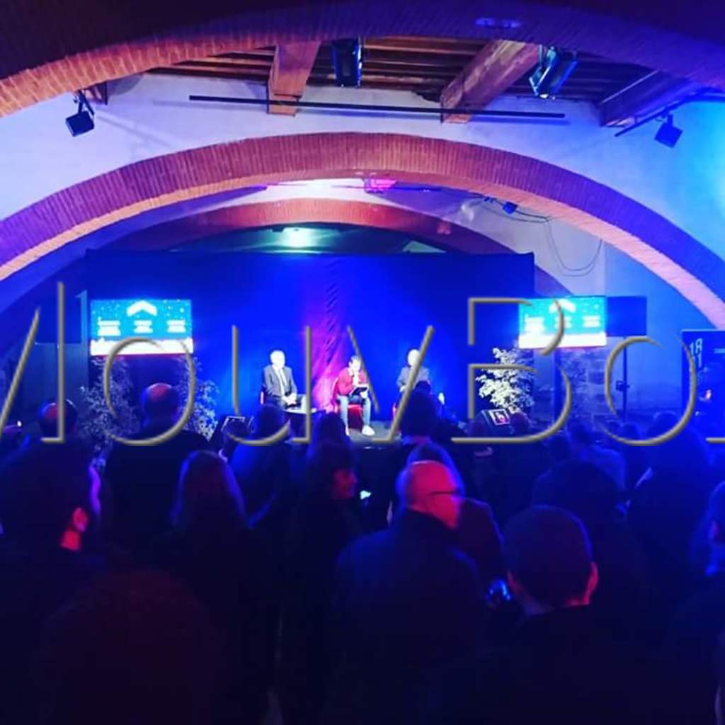 live-au-campo-mouvbox-concert-container-conteneur