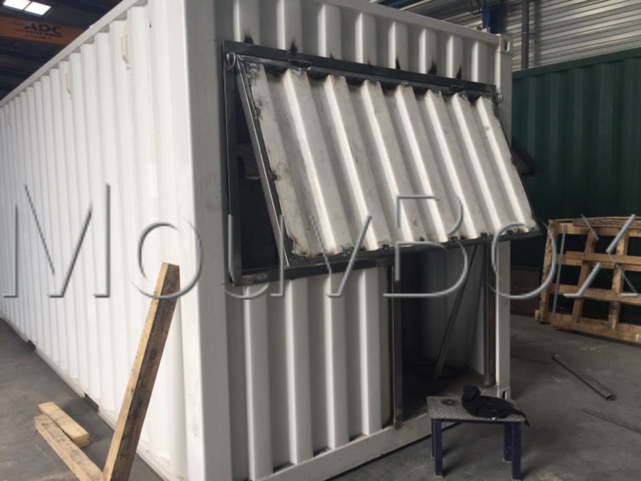 atelier-conception-realisation-transformation-conteneur-container-snack-box-vente-mouvbox
