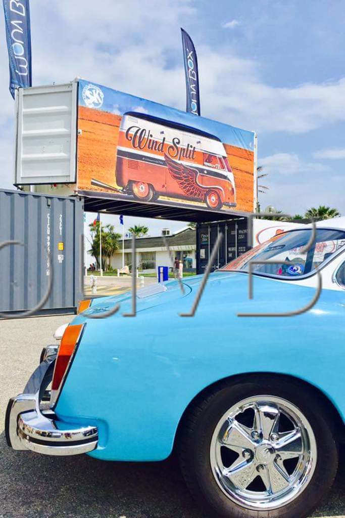 classic-vw-catalan-container-conteneur-box-20ft-arche-location-evenements-mouvbox