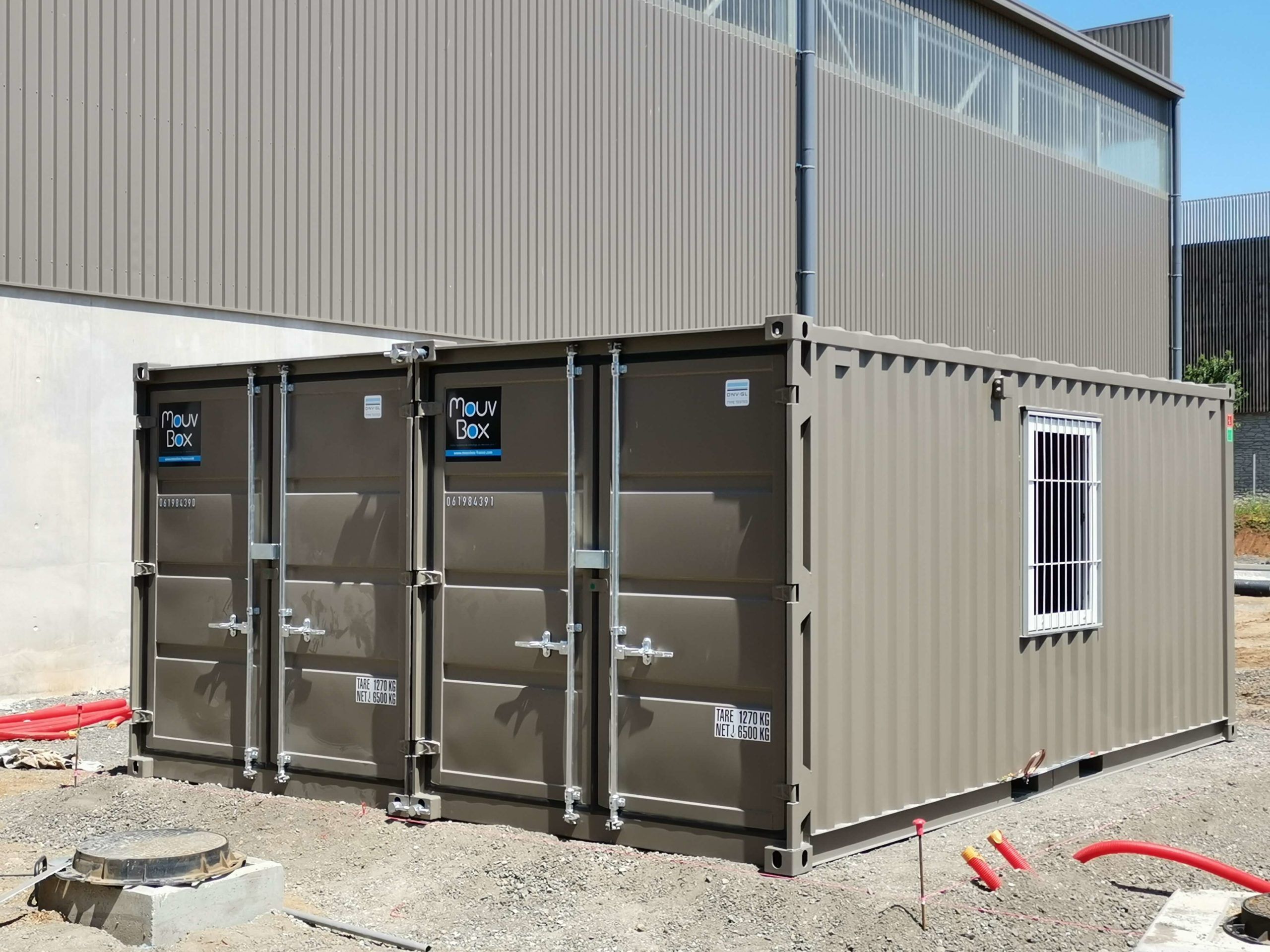 assemblage-containers-maritimes-transformes