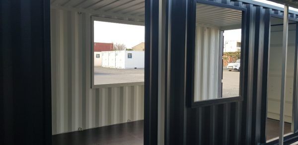 containers assembles
